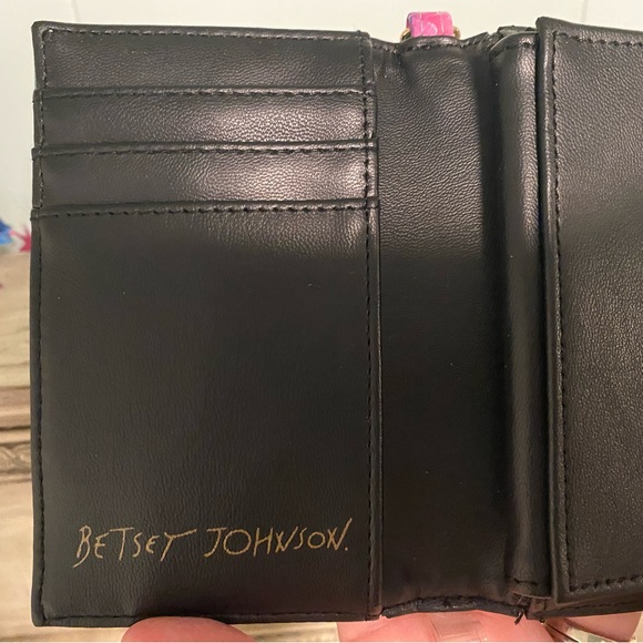 2/$25 NWOT Betsy Johnson Wallet - Picture 3 of 6